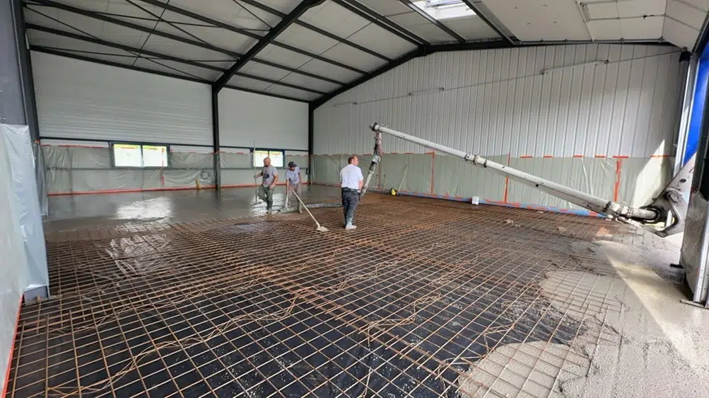 Dallage en béton autoplaçant à Vic le Compte