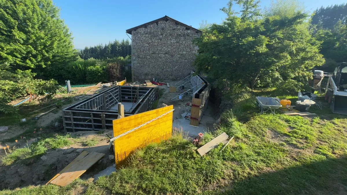 Piscine en béton armé à Marsac-en-Livradois