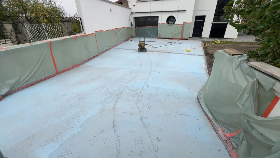Réalisation d’une cour en béton désactivé à Beaumont