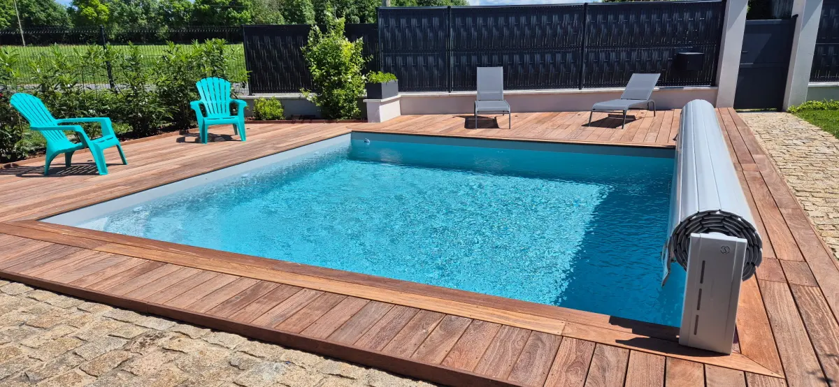 Piscine béton 5 x 5 à Saint-André-le-Coq