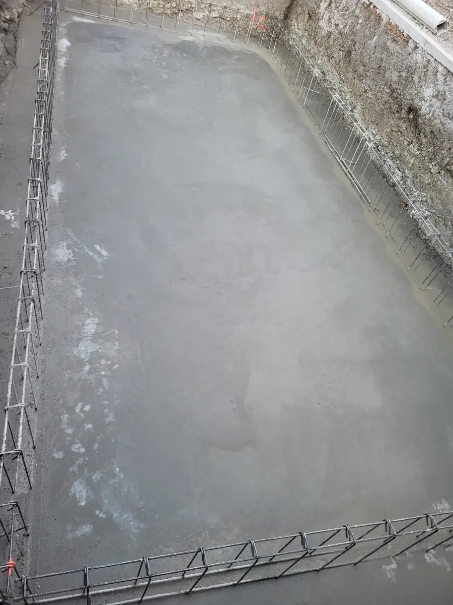 Création d’une piscine béton 8 x 3,6 à Sardon