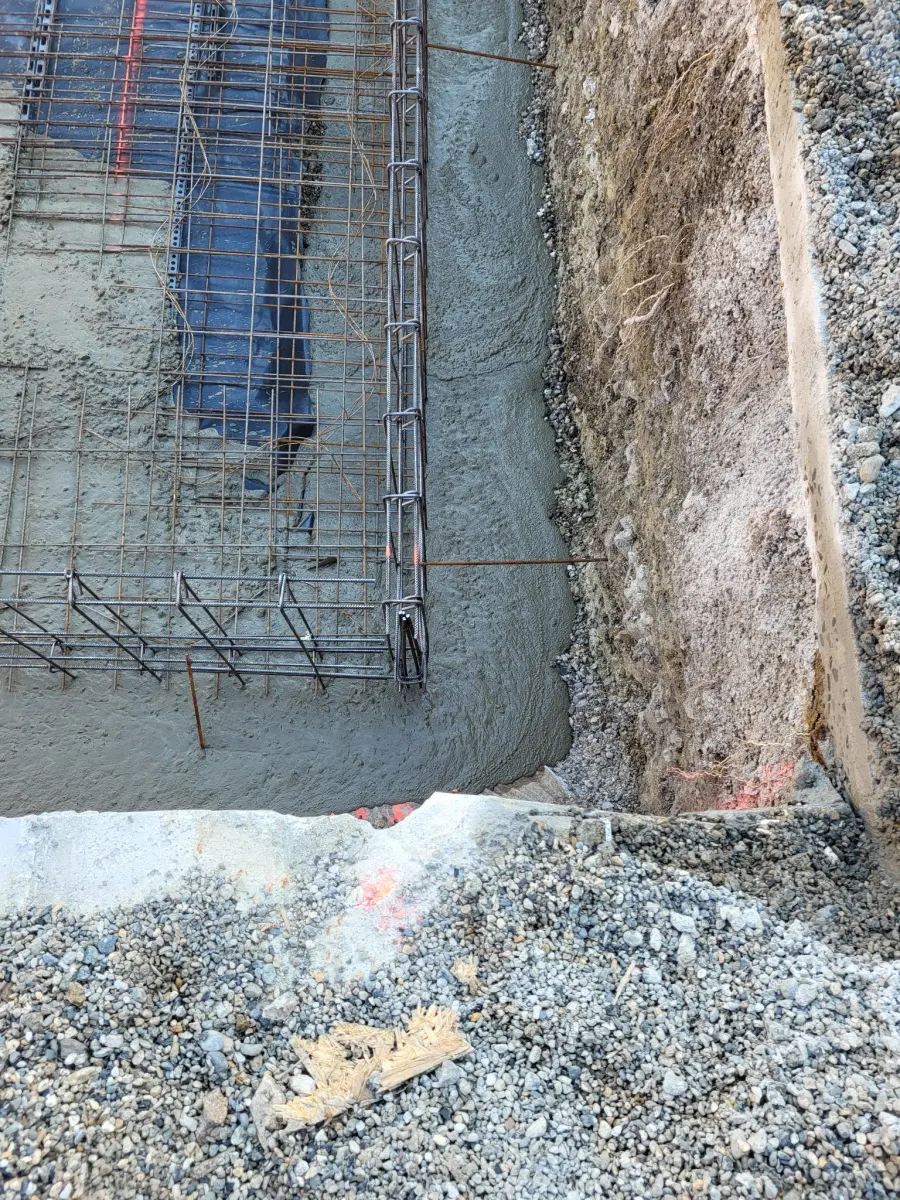 Création d’une piscine béton 8 x 3,6 à Sardon
