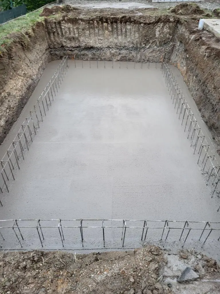 Piscine béton 6 x 3 à Veyre-Monton