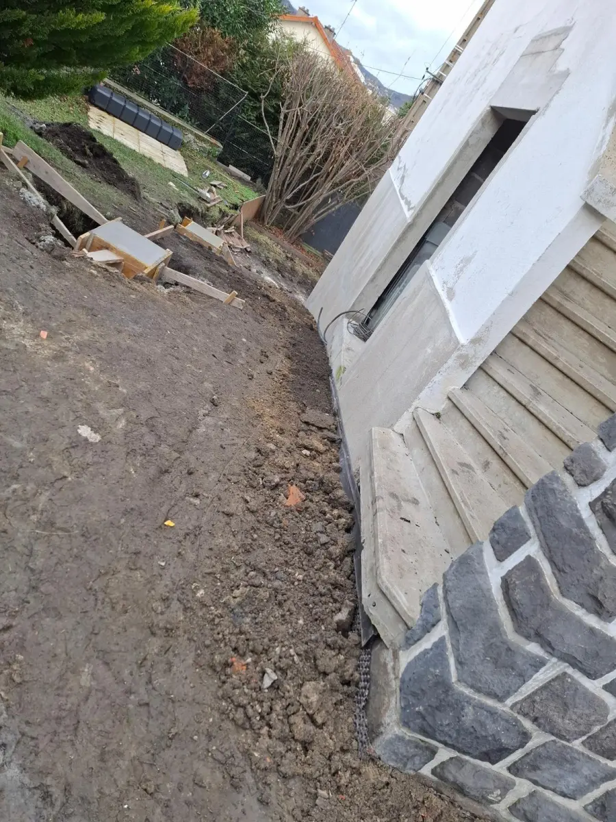 Création en cours d’un aménagement extérieur à Clermont-Ferrand