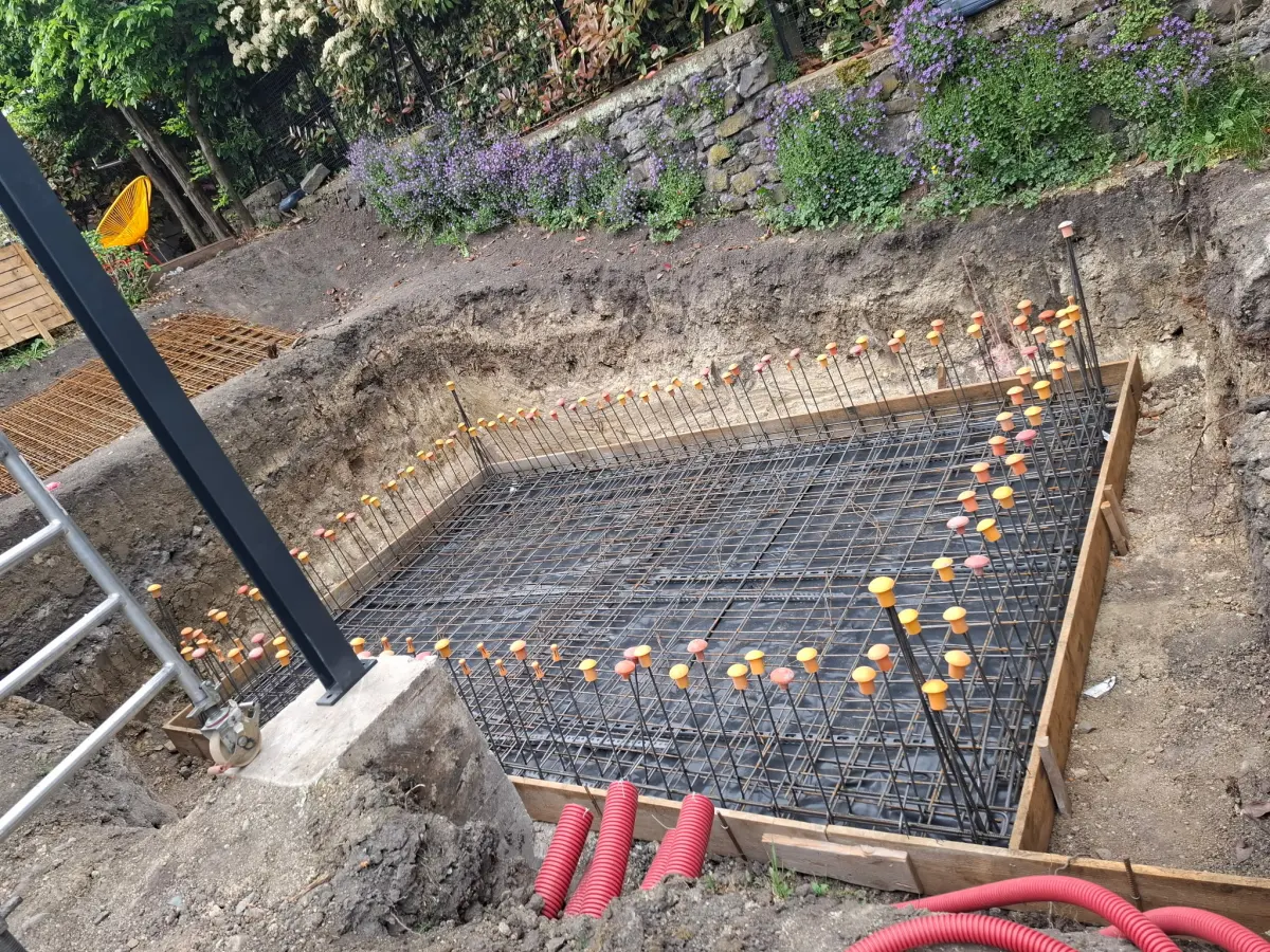 Piscine béton 2,4 x 4 en cours à Clermont-Ferrand
