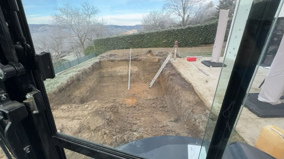 Piscine béton 6 x 3 à Veyre-Monton