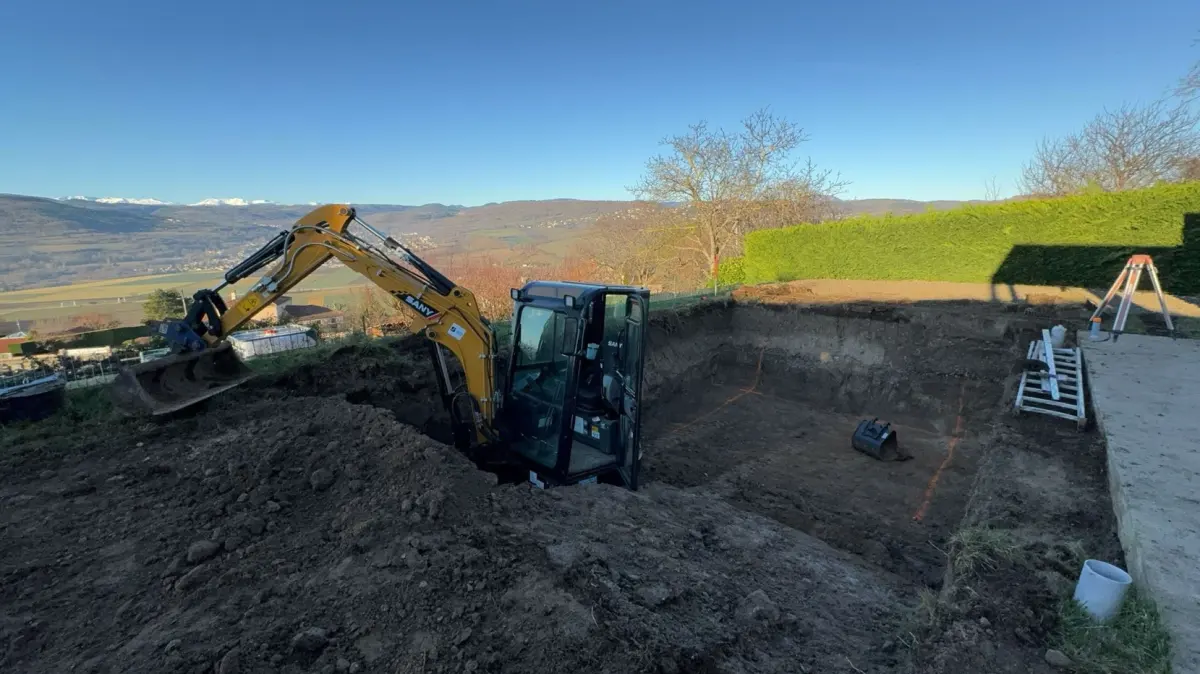 Piscine béton 6 x 3 à Veyre-Monton