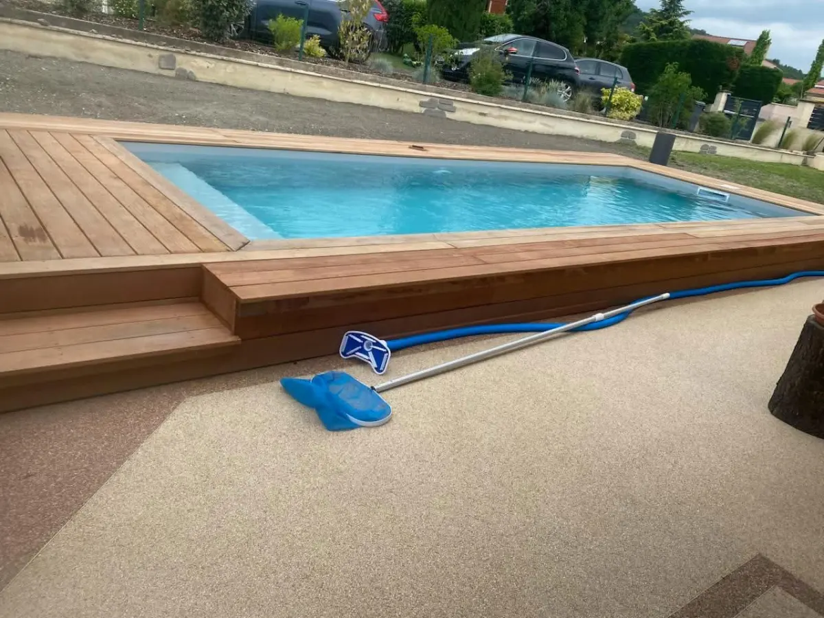 Piscine béton 7,5 x 2,9 à Cébazat