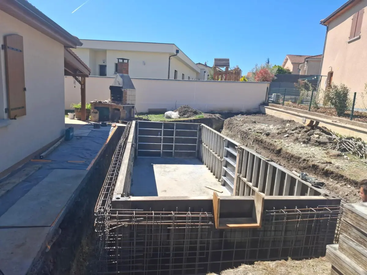 Piscine béton 7,5 x 2,9 à Cébazat - photo 7
