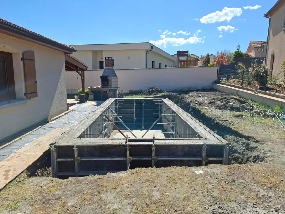 Piscine béton 7,5 x 2,9 à Cébazat - photo 8