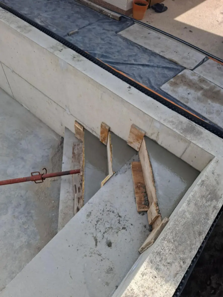 Piscine béton 7,5 x 2,9 à Cébazat - photo 9