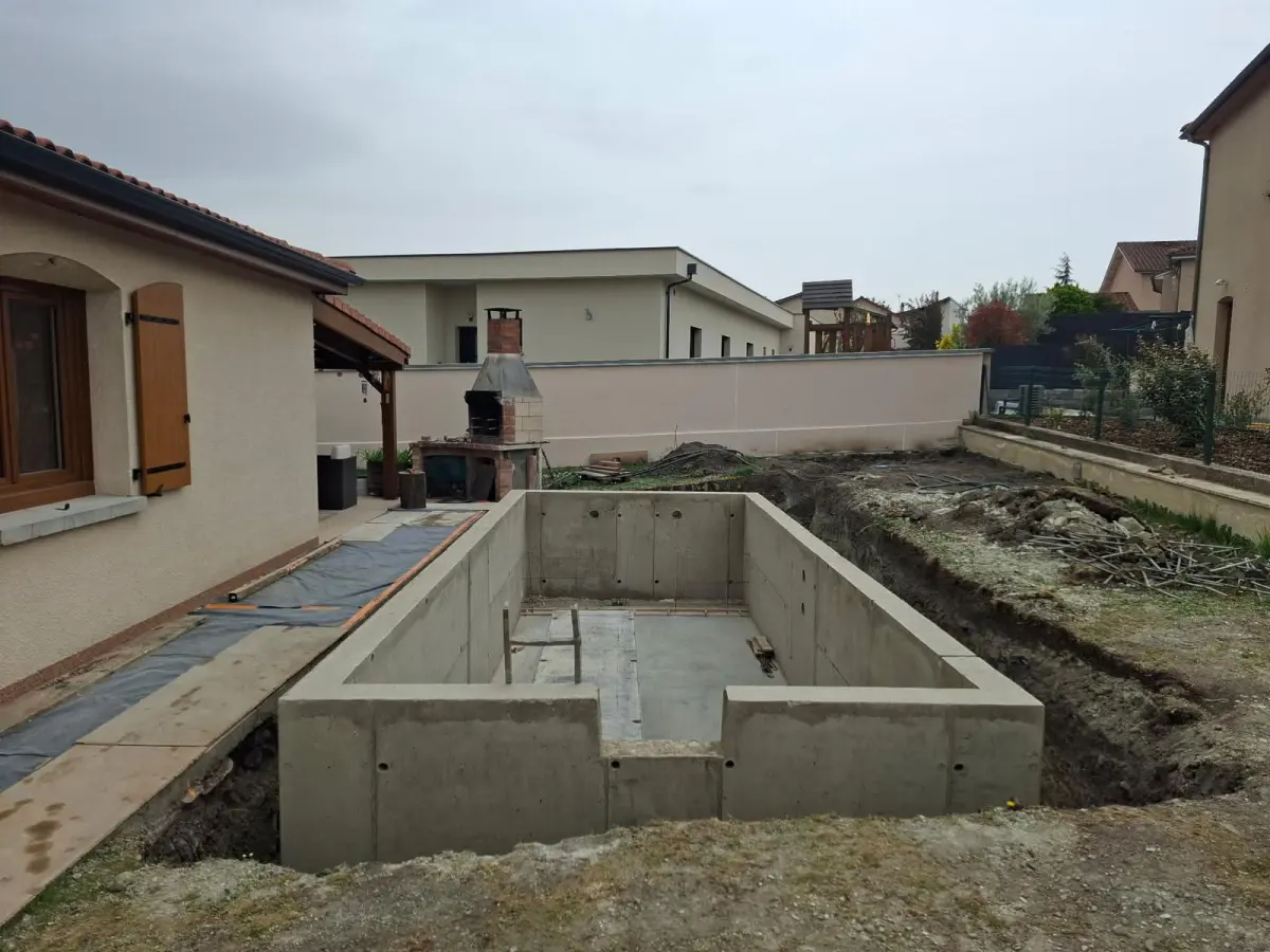 Piscine béton 7,5 x 2,9 à Cébazat - photo 12