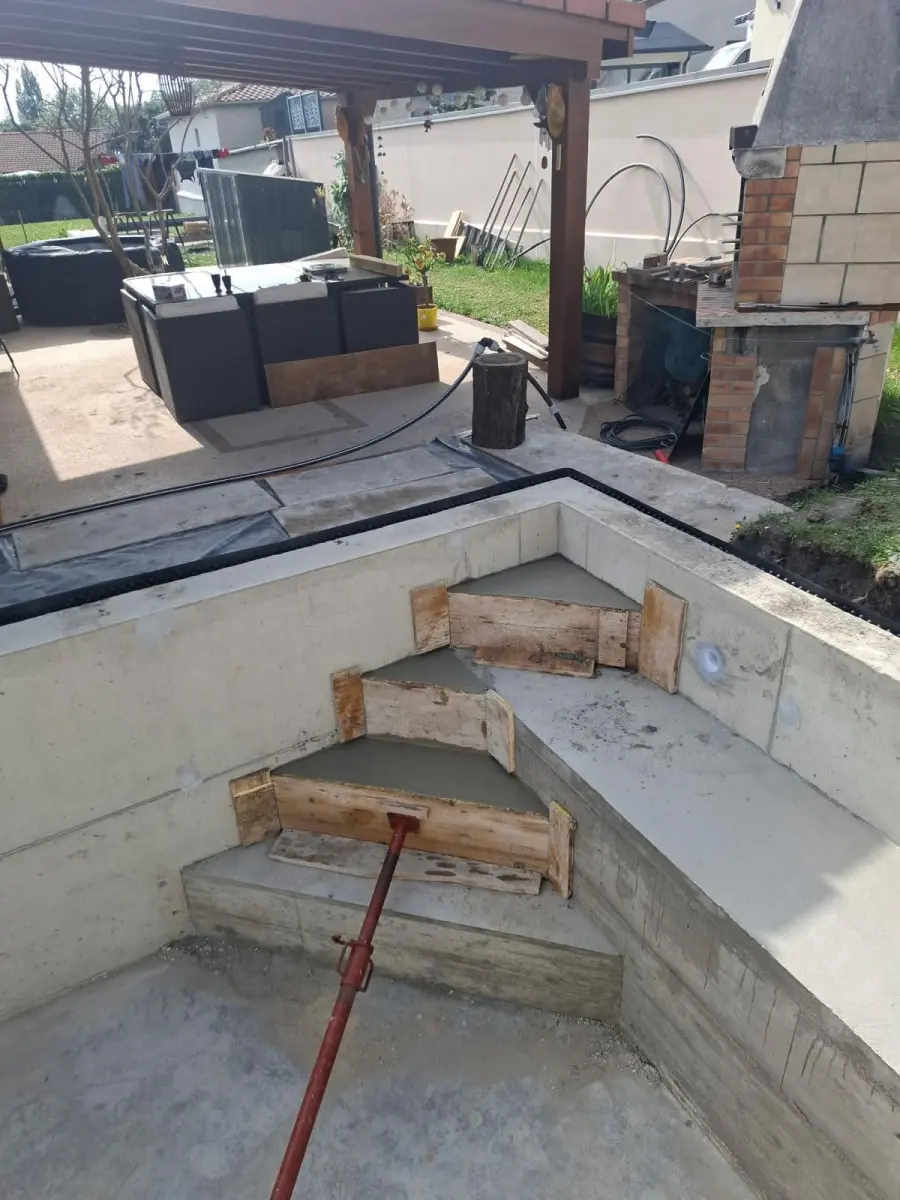 Piscine béton 7,5 x 2,9 à Cébazat - photo 10