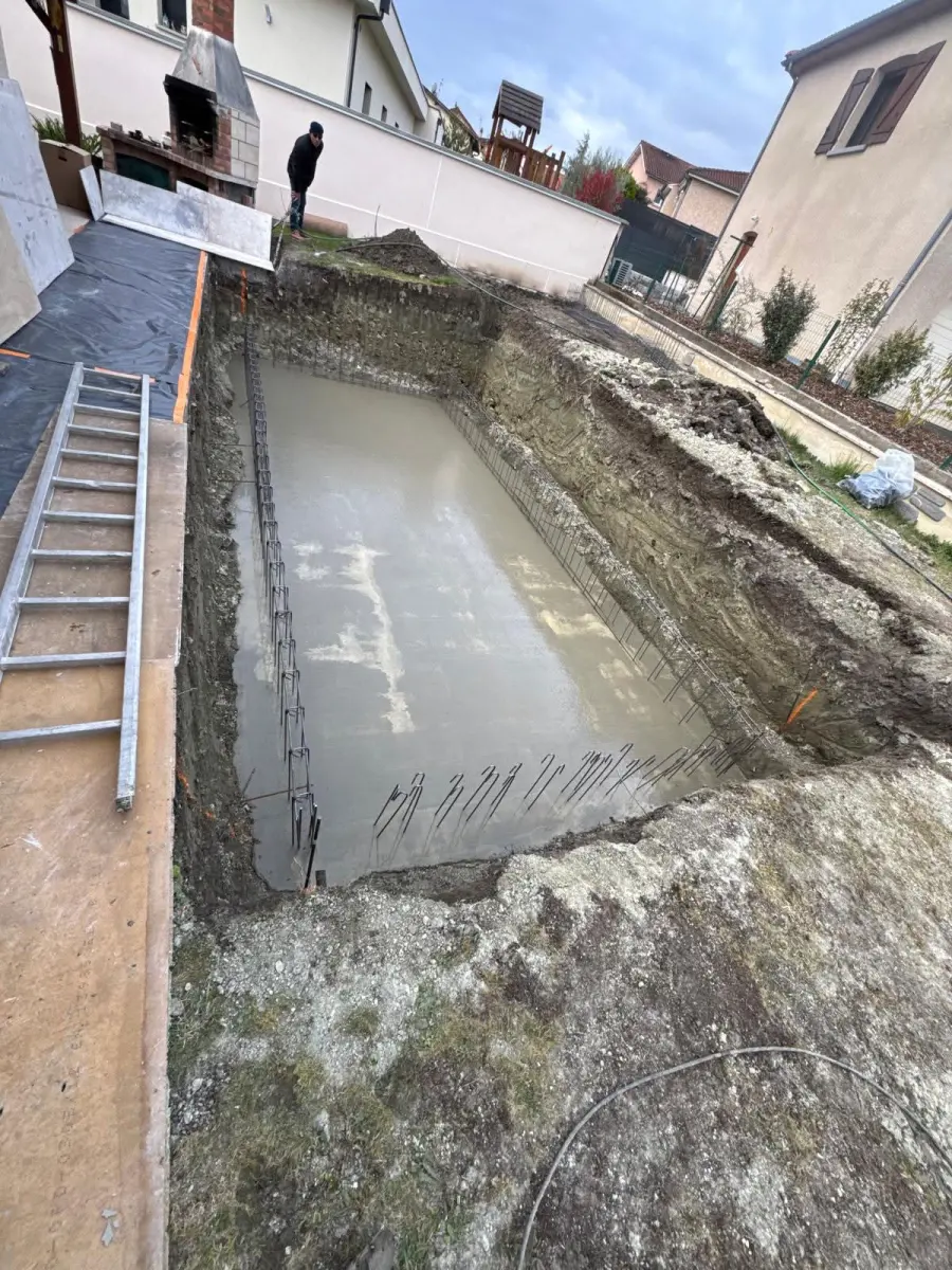 Piscine béton 7,5 x 2,9 à Cébazat - photo 14