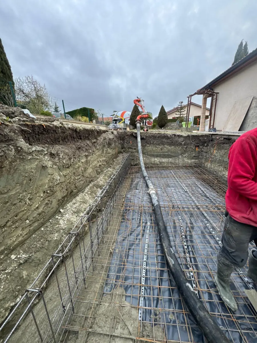 Piscine béton 7,5 x 2,9 à Cébazat - photo 15